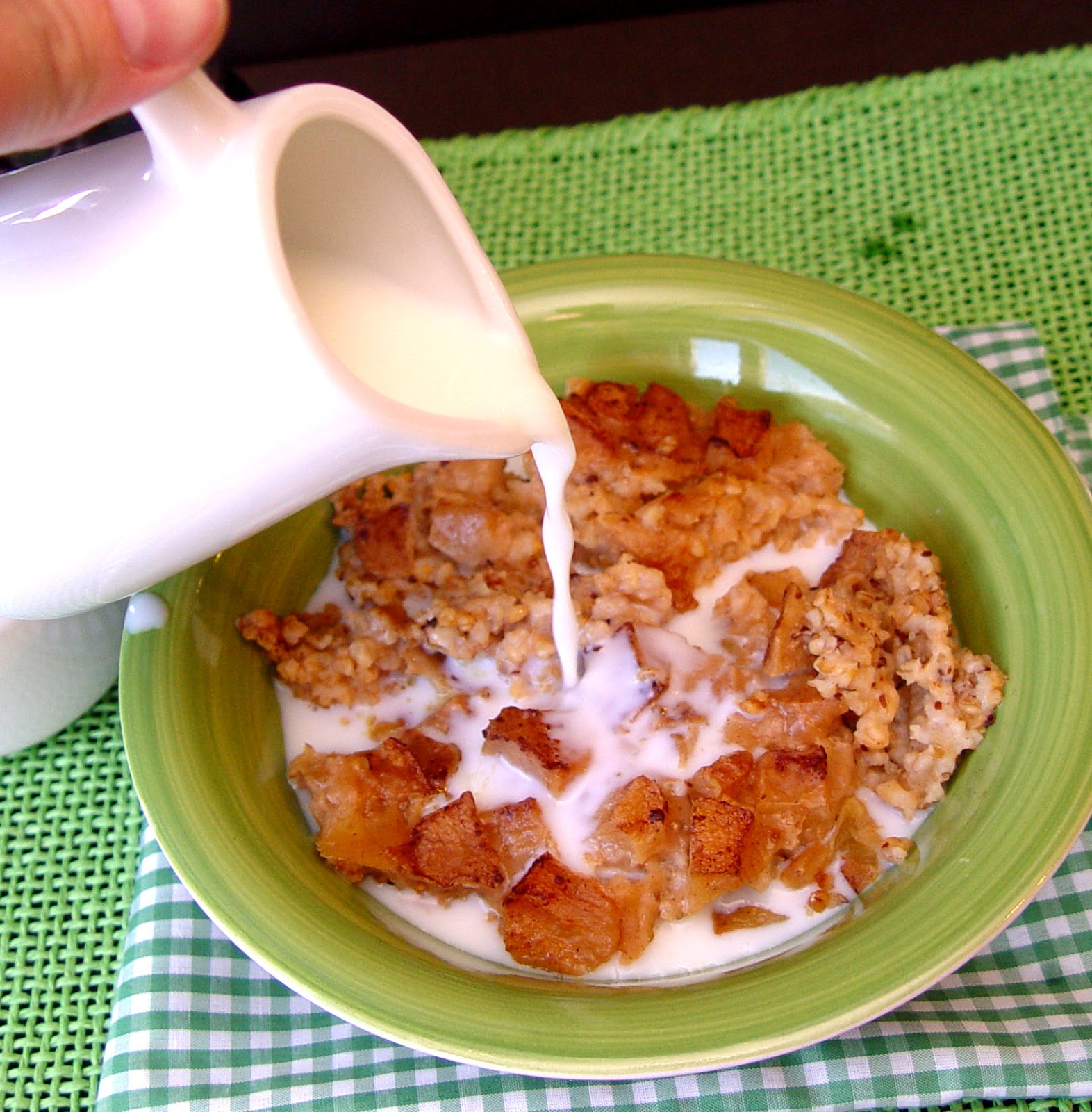 Overnight Apple Cinnamon Steel Cut Oats (Crock Pot) Jamie Cooks It Up