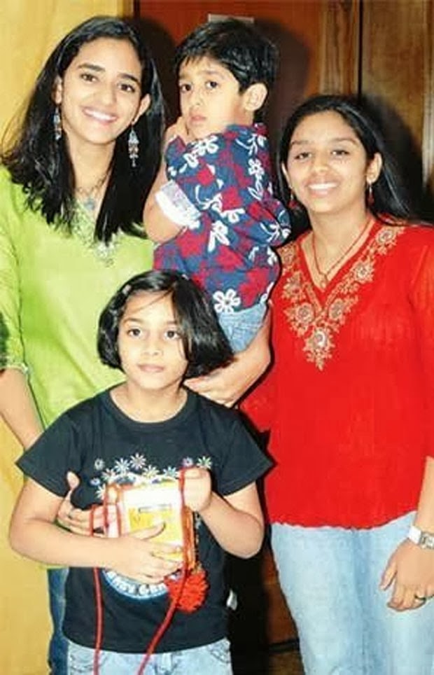 Spicy Photo Gallery And Latest Movie Updates Actor Venkatesh Daughters Photos Collections Venkatesh debuted in the movie 'kaliyuga pandavulu' in 1986. spicy photo gallery and latest movie updates blogger