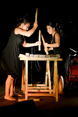 muzikale zussen uit spanje opzoeknaar italie, italie, festival, sardinie