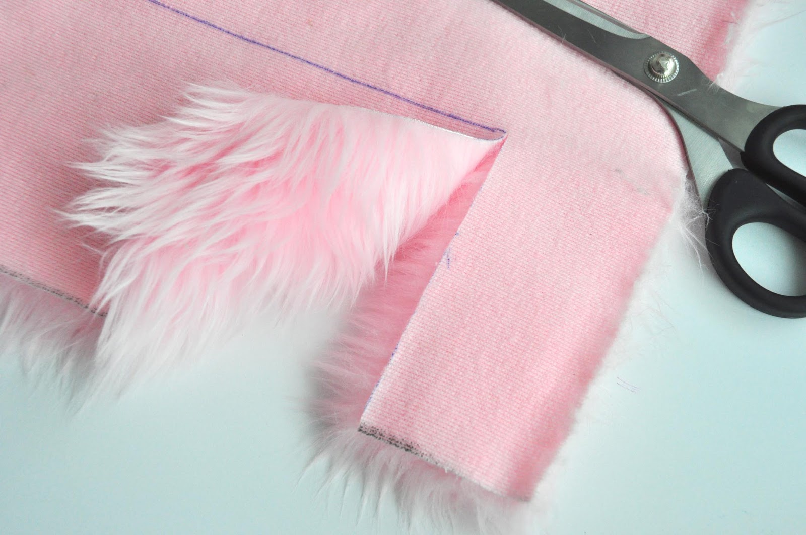 Aesthetic Nest Sewing White Faux Fur Infinity Scarf (Tips for Sewing