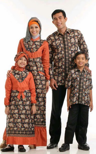 Model baju batik muslim sarimbit lebaran Model baju batik muslim sarimbit lebaran