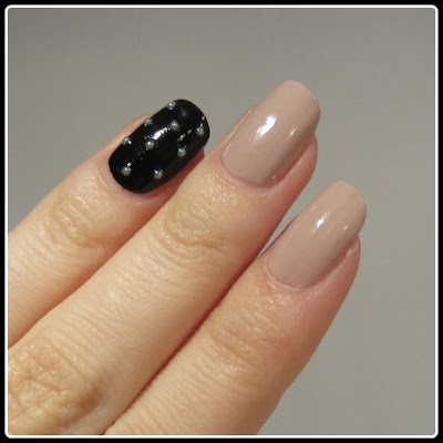 Black Pearly Accent Nails