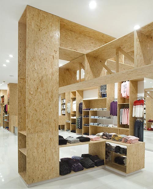 Natural Interior In Contemporary Fashion Store Design