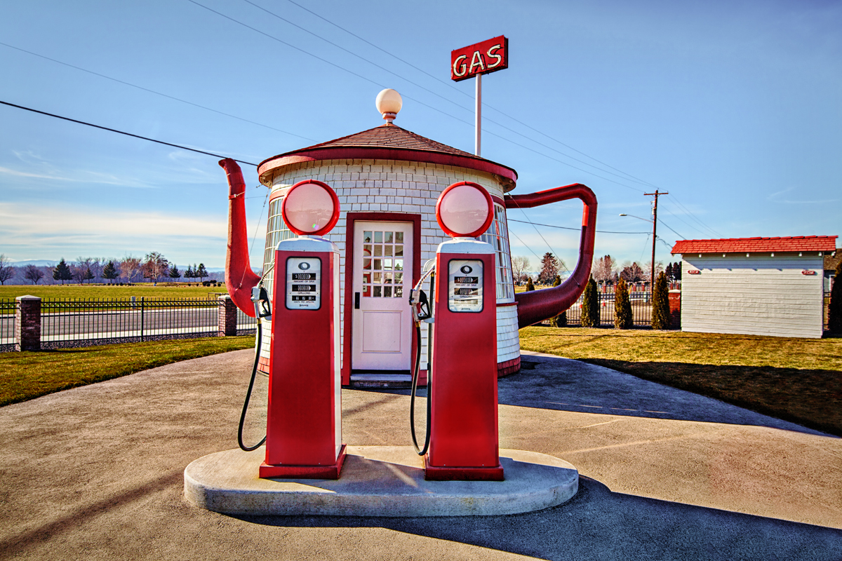 Rick Williams Photography Tea Pot Gas Station