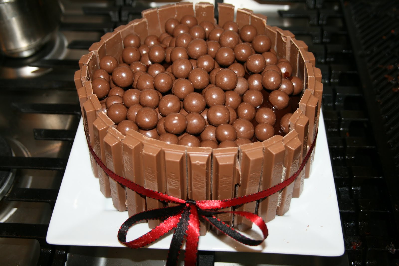 I m hungry too: Kit Kat Maltesers Cake