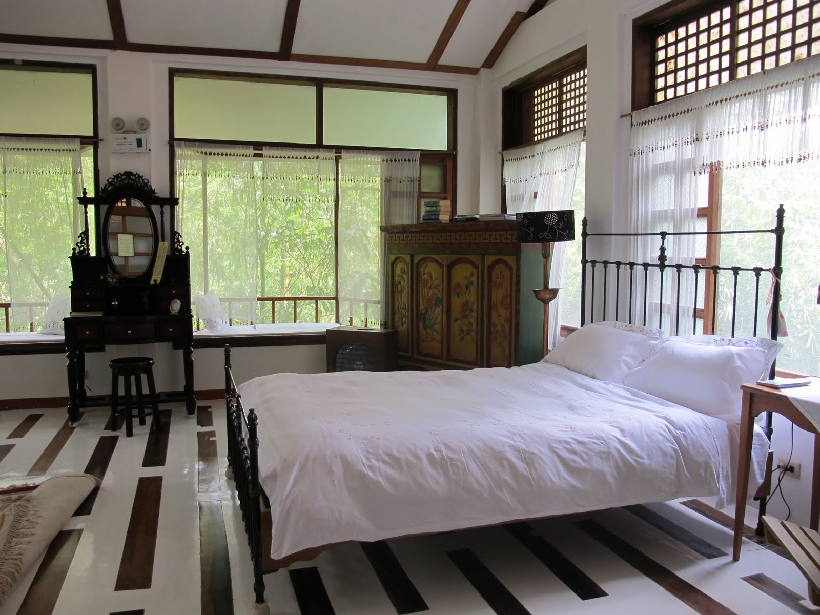 awitan ko ikaw sonya's secret garden bed and breakfast