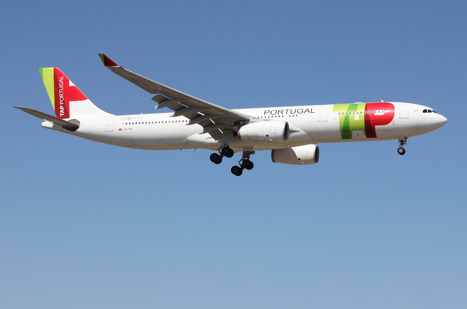 Flyingphotos Magazine News TAP PORTUGAL A330300 CSTOU