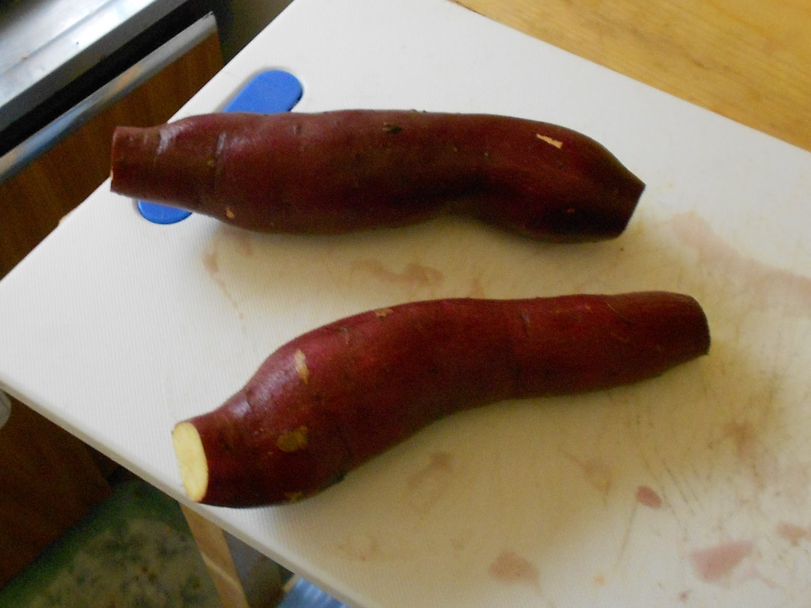 Cooking Tokyo Satsumaimo gohan (Sweet potato rice)