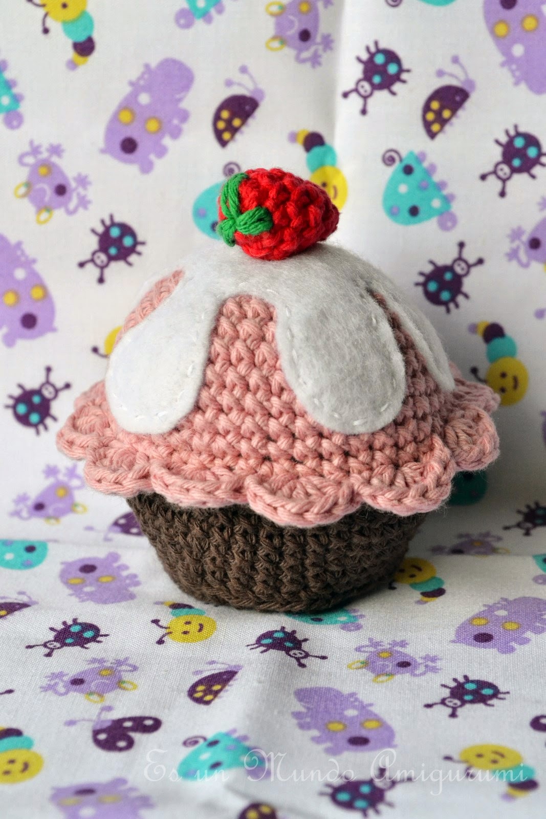 Es un Mundo Amigurumi: Cupcake!!!! Patron gratis...