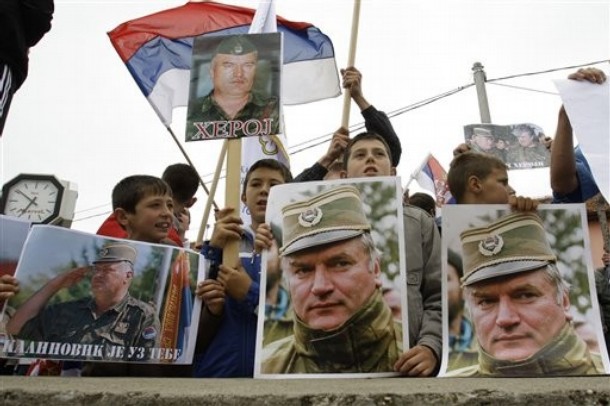 Serbian+Extremists+Support+Ratko+Mladic.jpg