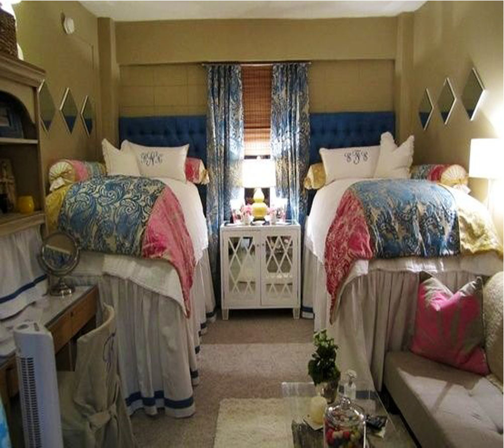 A Touch of Southern Grace What To Do With A Dorm Room