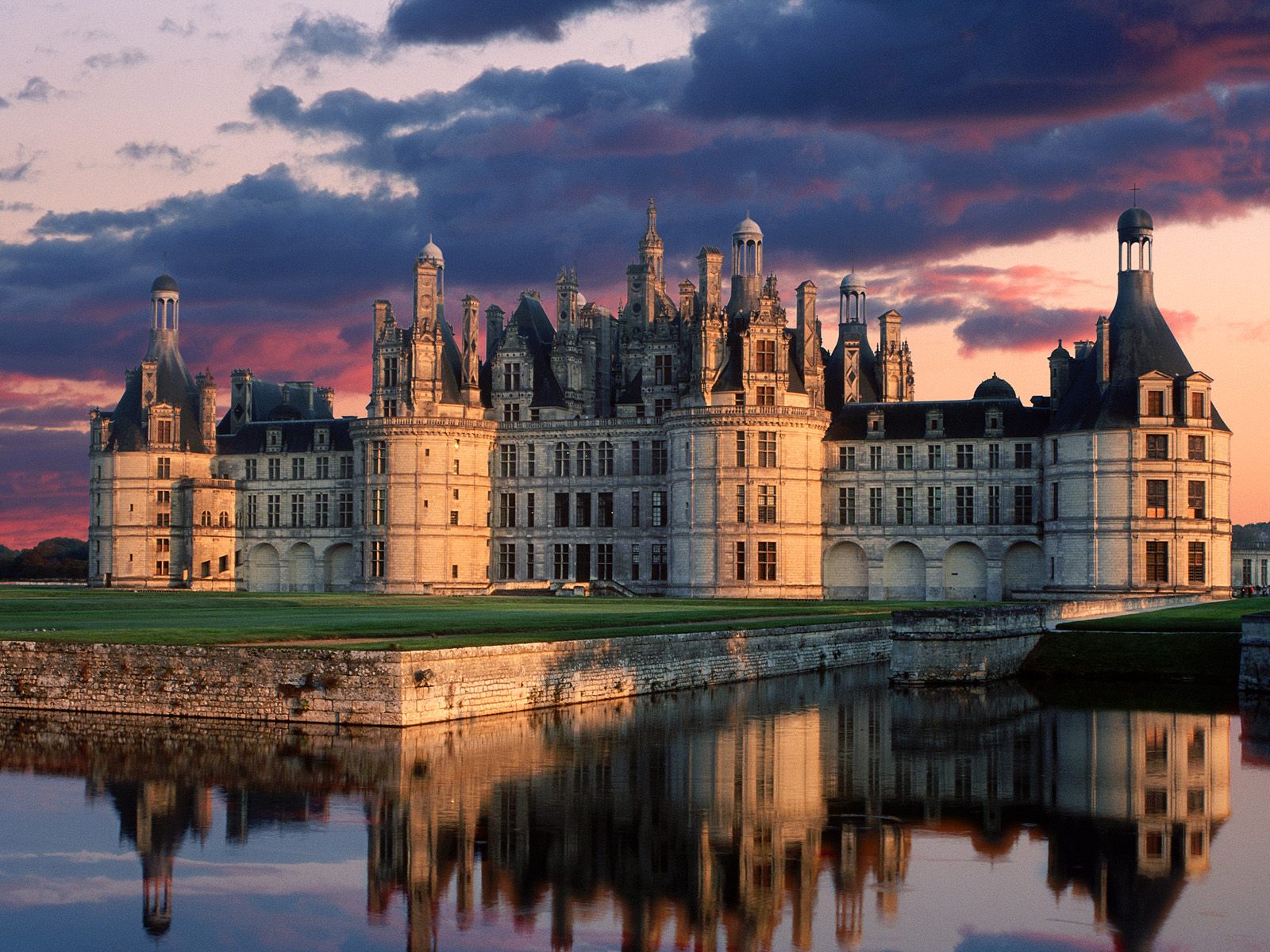 http://4.bp.blogspot.com/-2mpkTFlDMCw/T2l_QTImU3I/AAAAAAAAG-0/yEWILMNFrL4/s1600/DRALIVE-viajes-turismo-paises-mas-visitados-01-francia-wallpaper-fondo-de-pantalla.jpg