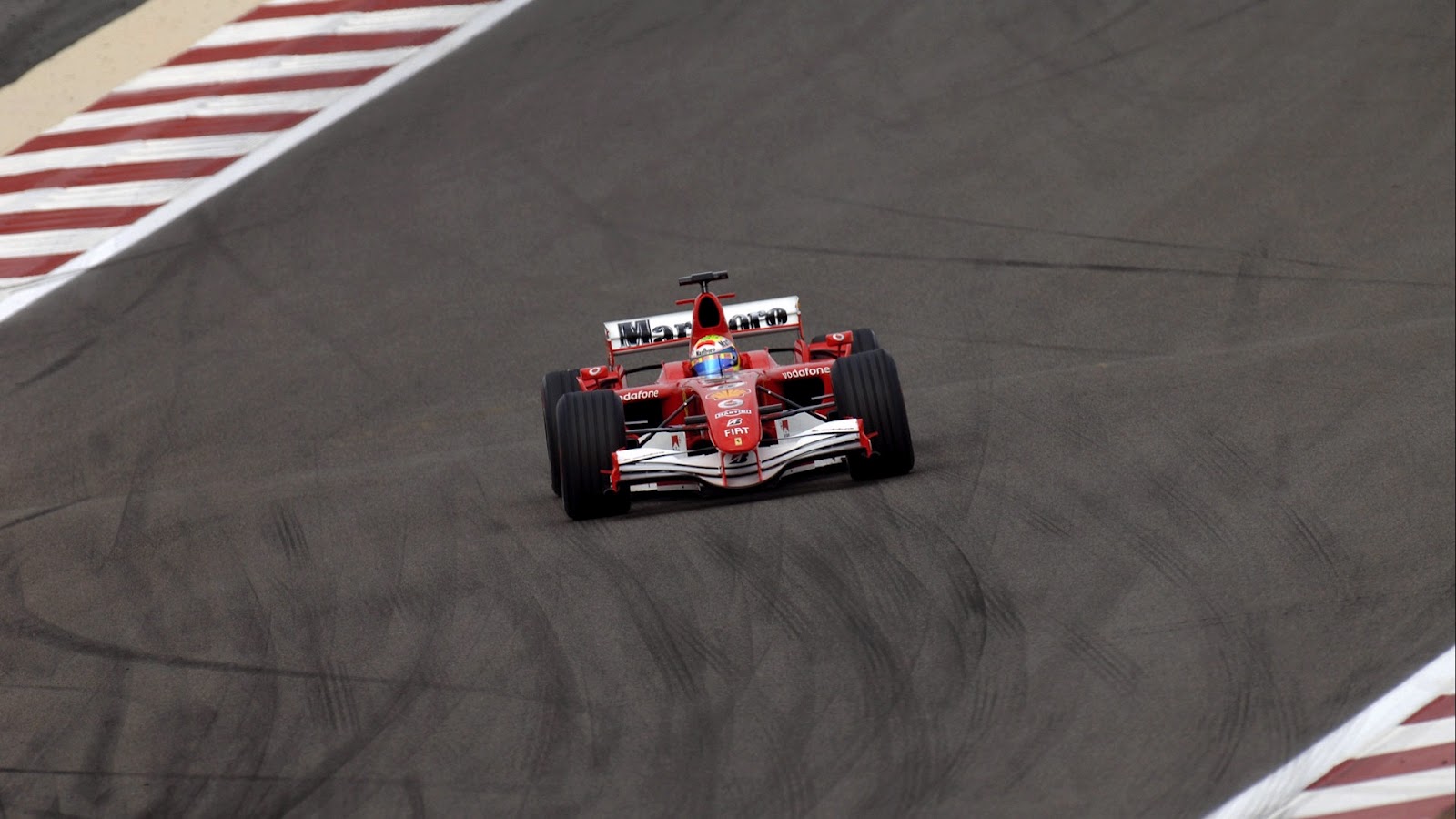 http://4.bp.blogspot.com/-2oUfO9-pzb0/T0x0MW2PzcI/AAAAAAAAMOc/CjtjdKqCaSY/s1600/f1_ferrari_race_car_wallpaper+(3).jpg