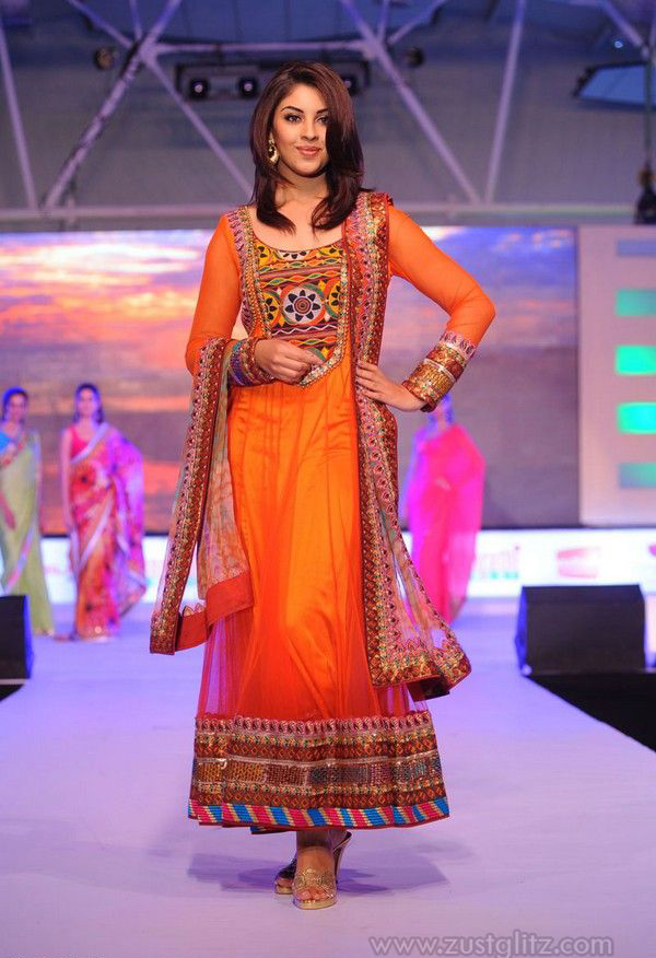 LFW 2018: Bipasha Basu, Sushmita Sen, Sania Mirza 21 LFW 2018: Bipasha Basu, Sushmita Sen, Sania Mirza 91