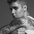 Justin Bieber mostra que não precisa de photoshop
