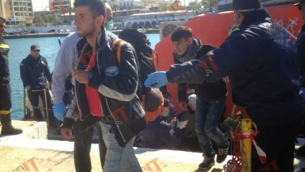 Εύβοια: 95 μετανάστες σώθηκαν την τελευταία στιγμή και μεταφέρθηκαν στο Λιμάνι της Ραφήνας (ΦΩΤΟ)