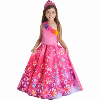 barbie en la puerta secreta