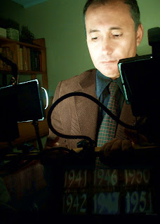 http://4.bp.blogspot.com/-2sn6zNSK4xc/UHtwDr4TBmI/AAAAAAAAGWk/pQR0x2hCxBI/s1600/Adolfo+Vasquez+Rocca+Camara+Portrait+Pau+_700000+OK+.jpeg