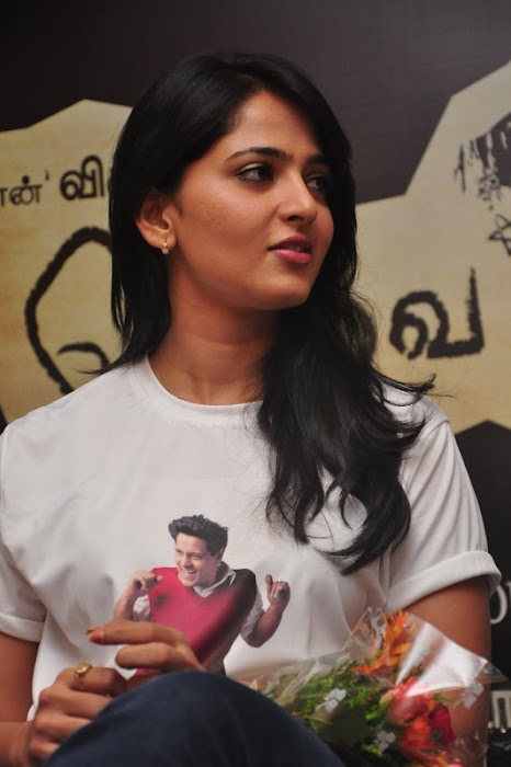 anushka in deiva thirumagal sucess meet unseen pics