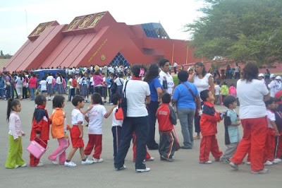 Asistencia masiva de niños y jóvenes a museo Tumbas Reales de Sipán de Lambayeque Asistencia masiva de niños y jóvenes a museo Tumbas Reales de Sipán de Lambayeque