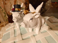 Pig wedding cake toppers Pigs top wedding cake