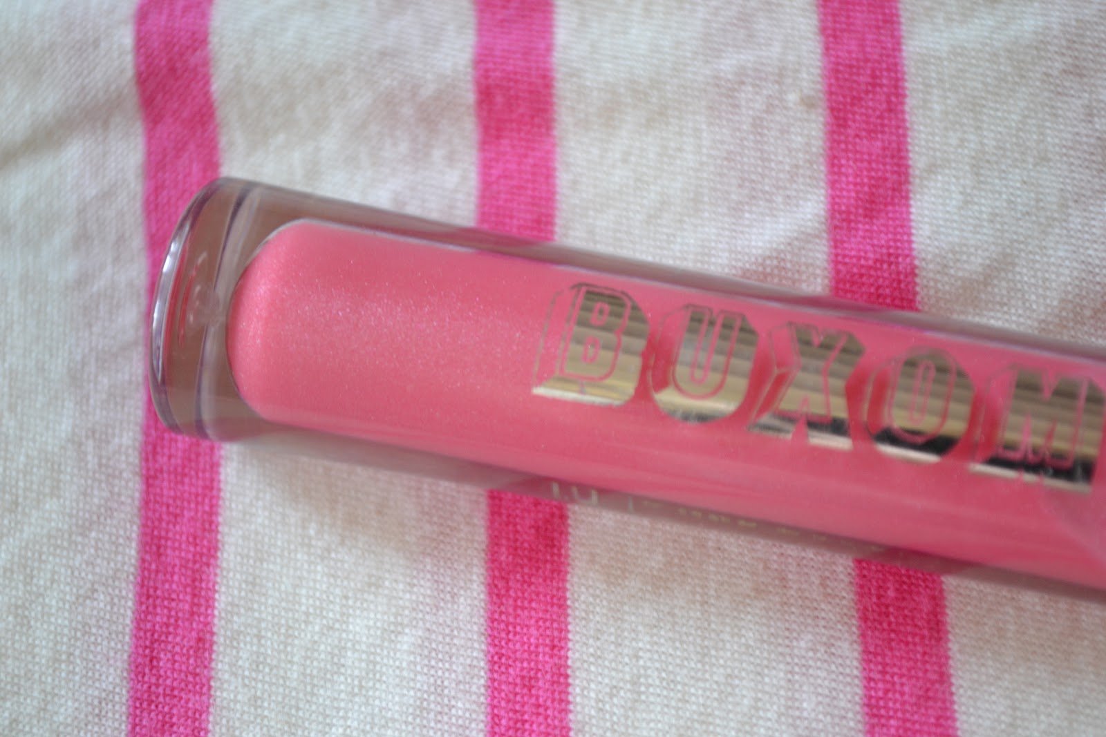 MakeUpVitamins Buxom Lips Kanani Lip Gloss Review & Swatch