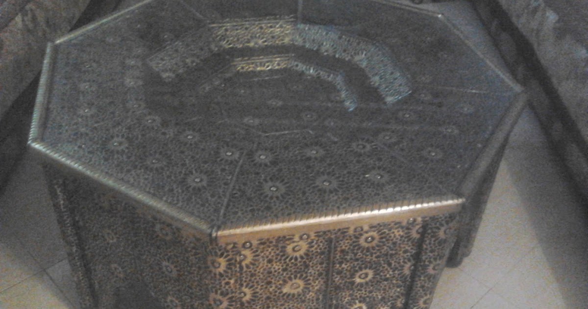 Table En Bois Couvert En Cuivre Artisanat Marocain 1 20ml0 63mh