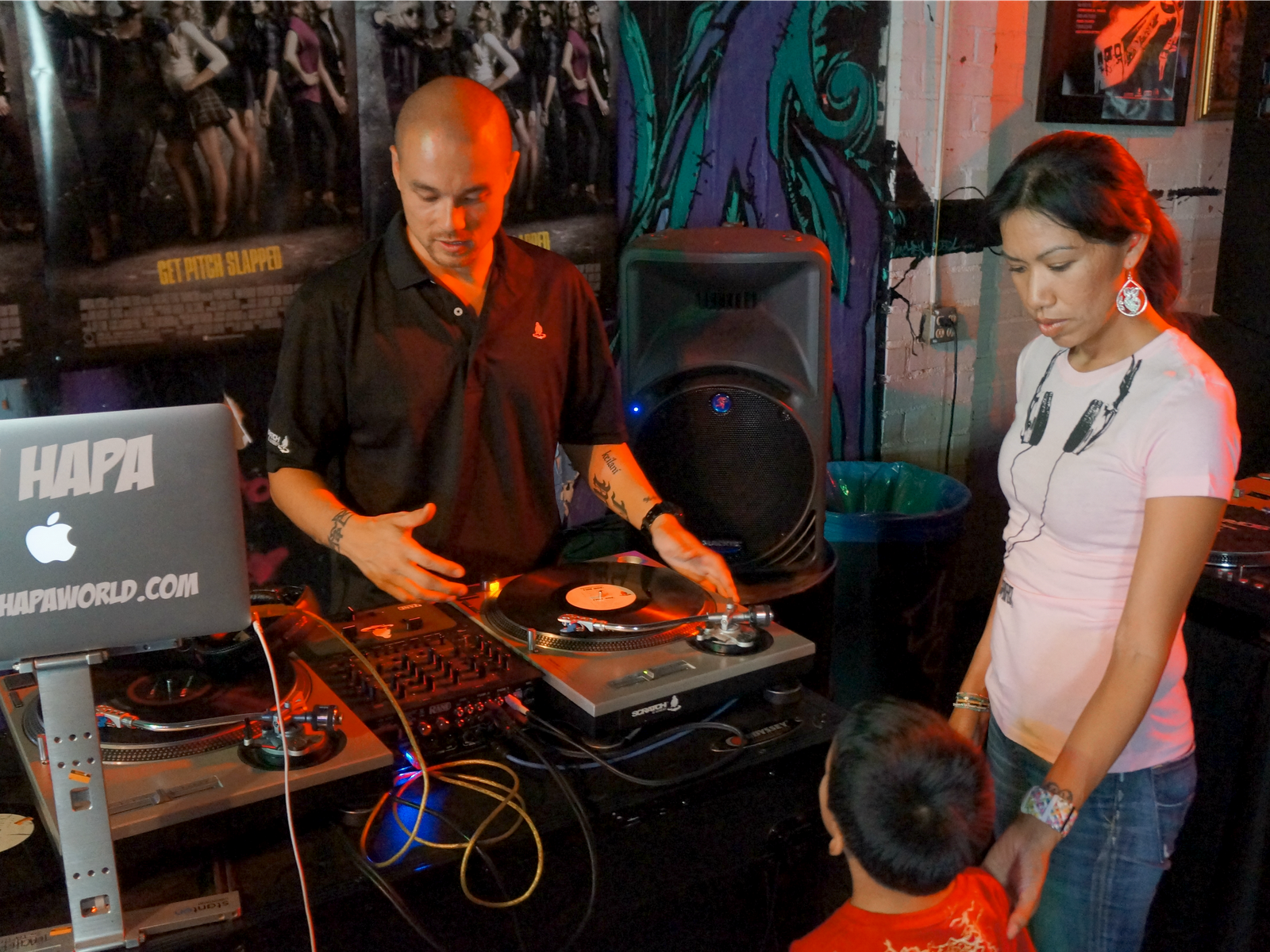 Pitch Perfect takes over Scratch DJ Academy Living Mi Vida Loca