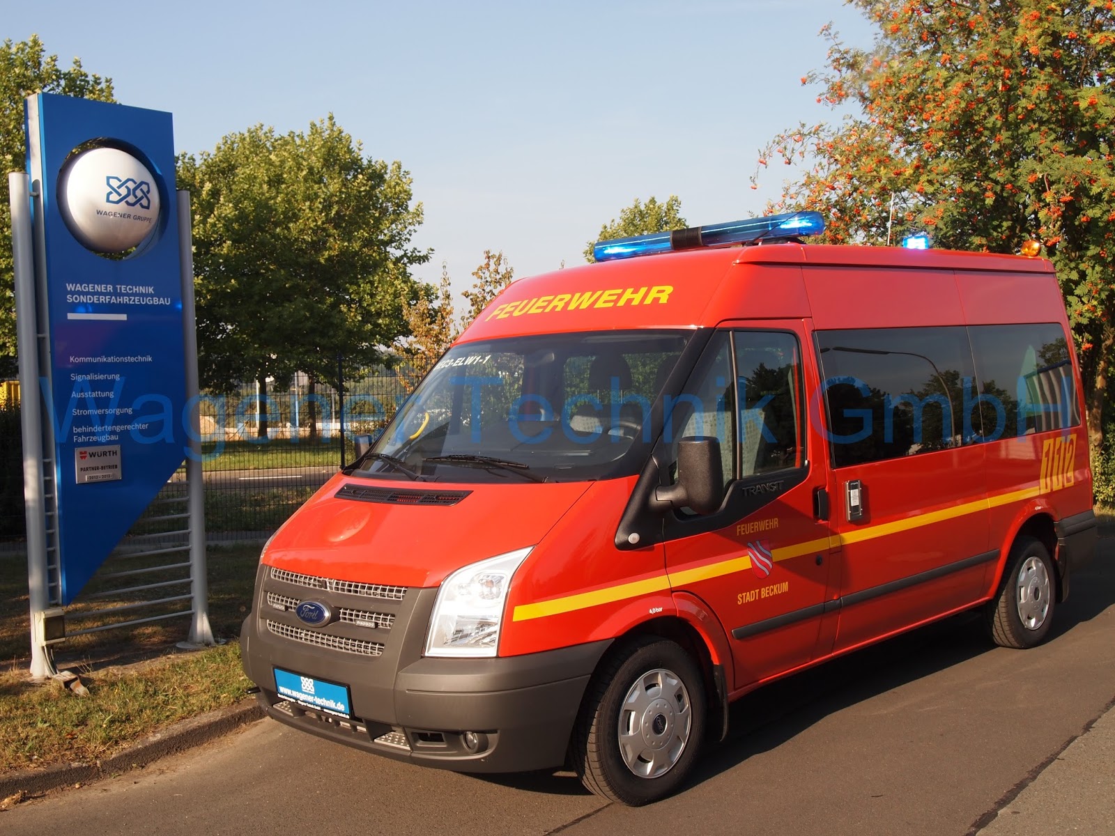 Wagener Technik Sonderfahrzeugbau: Übergabe: ELW Feuerwehr Beckum