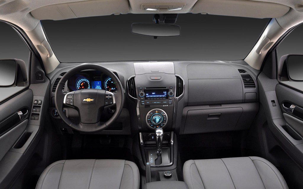 2012 Chevrolet interior dashboard.jpg