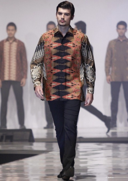 Model baju batik muslim pria