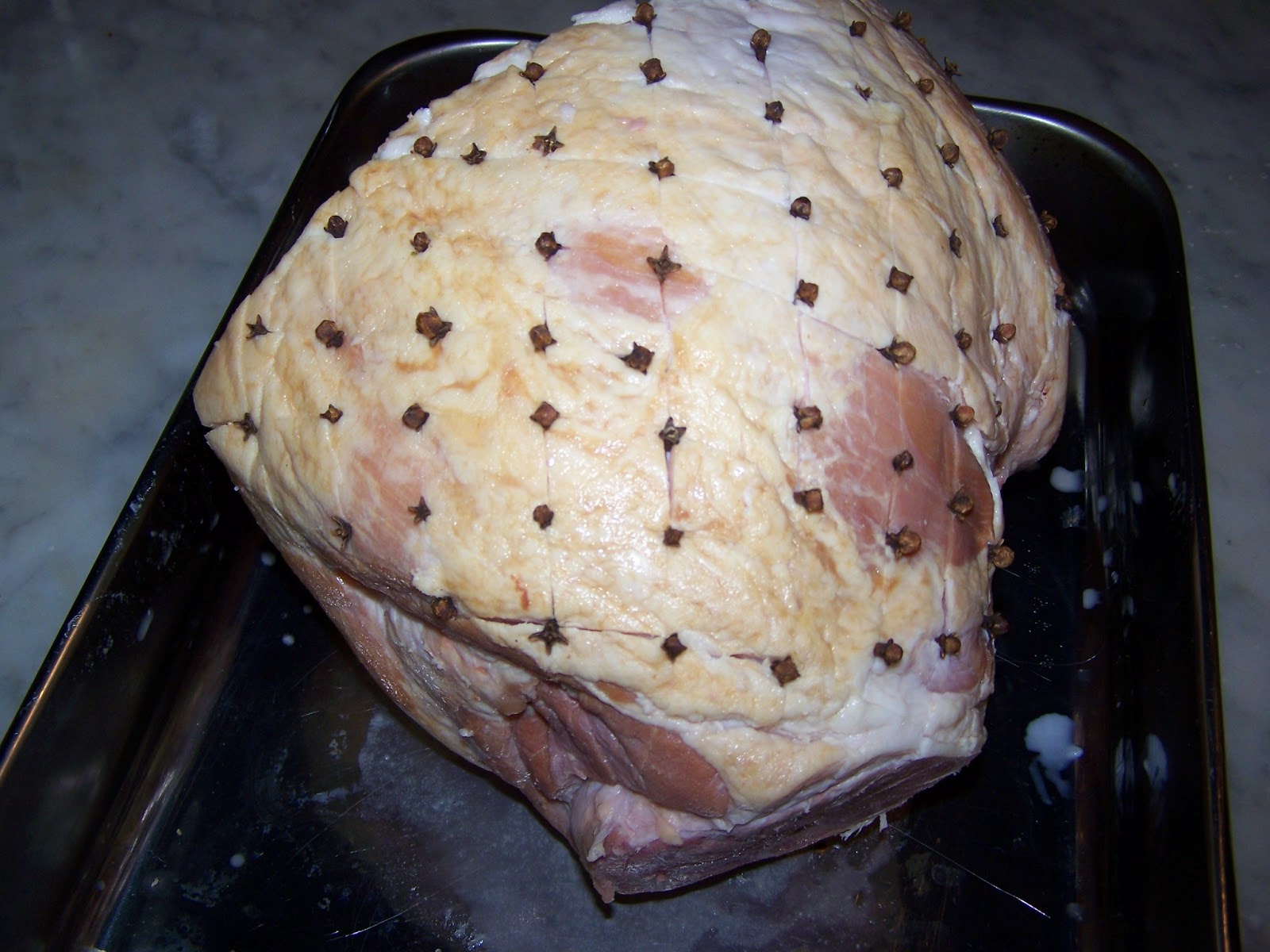 My Kitchen Diamond Cut Clove Studded Baked Ham