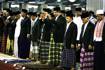 Tata Cara Sholat Idul Fitri dan Idul Adha 2012 Tata+cara+shalat+Idul+Fitri Tata Cara Sholat Idul Fitri dan Idul Adha 2012