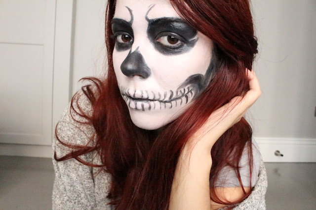 skull girl makeup, halloween makeup, claire's, red hair, blog, tuto, skull makeup, skull girl, enjoyk, maquillage simple halloween,