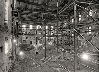 Interior of White House completely gutted and reinforced with beams