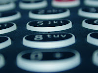 Teclado de móvil debemos proteger nuestros datos personales tambien nosotros mismos