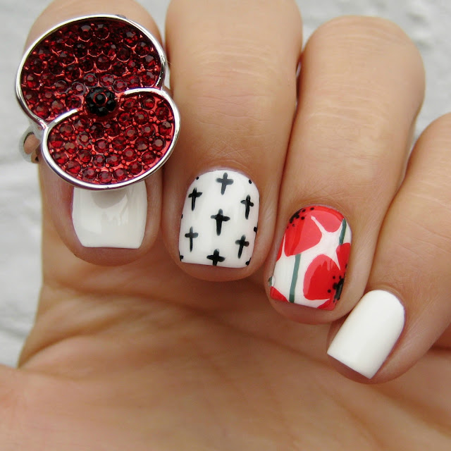 Poppy nail art