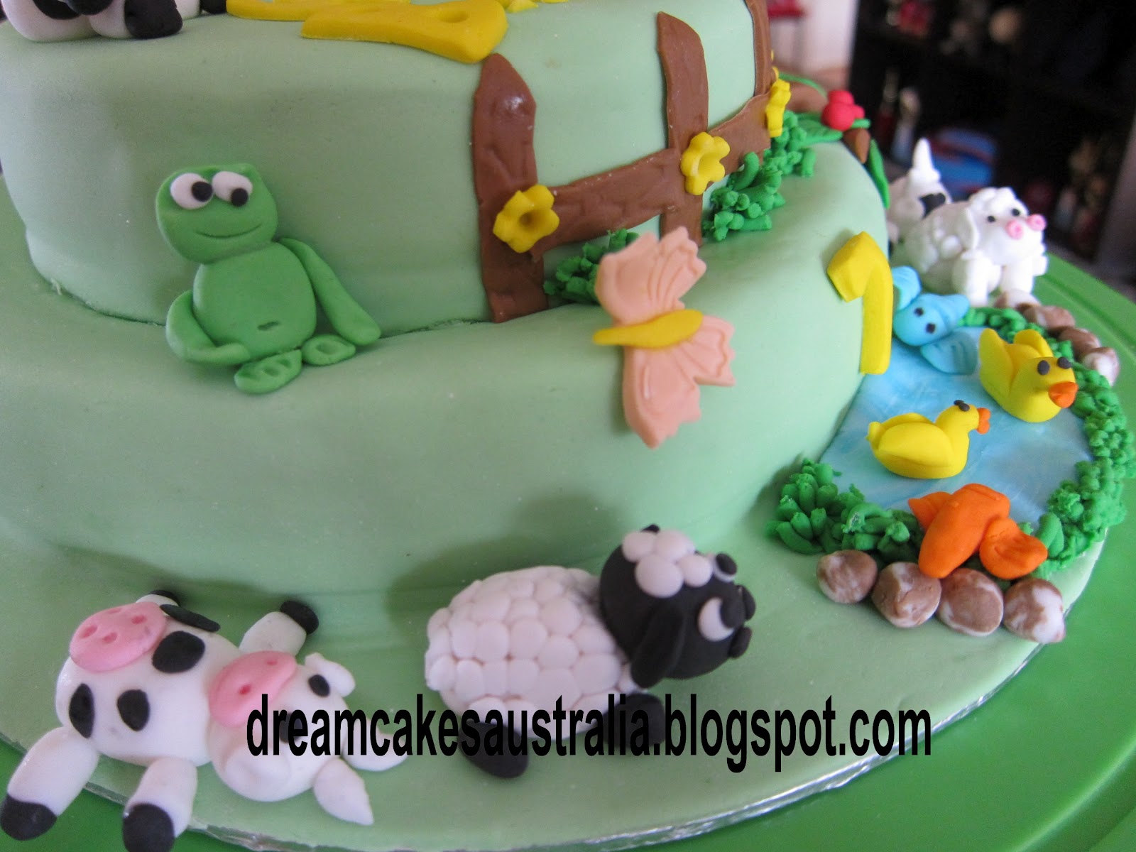 Dream Cakes Australia: Farm Themed Animal Cake