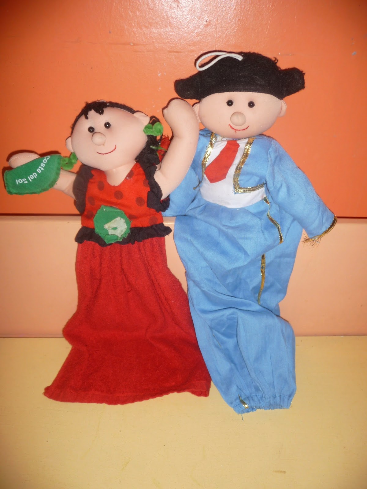 This is how we learn Spanish... Meet my puppets!