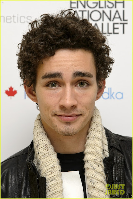 Robert Sheehan ...