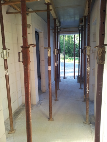 Anita & Dirk´s Bautagebuch - Winkelbungalow: Rohbau - Vorbereitung Betondecke + Terrassensäule