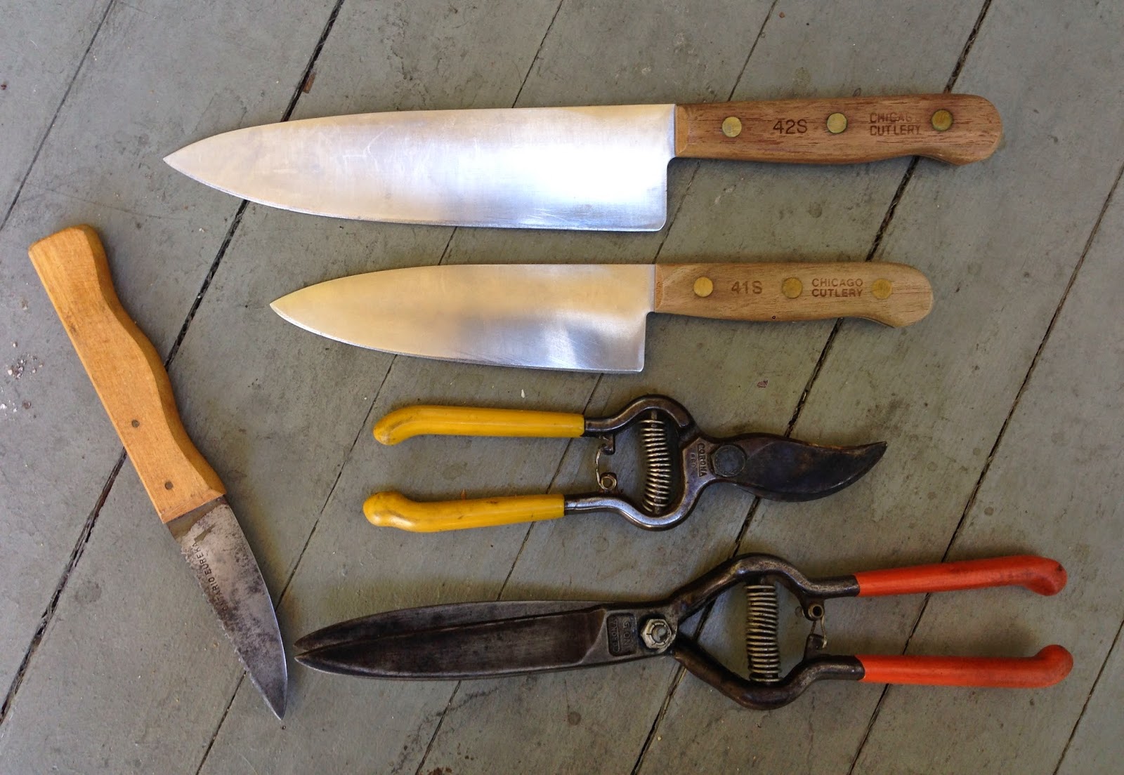 Mobile Knife Sharpening / Knife Sales Estate Sale Knives and Garden Tools