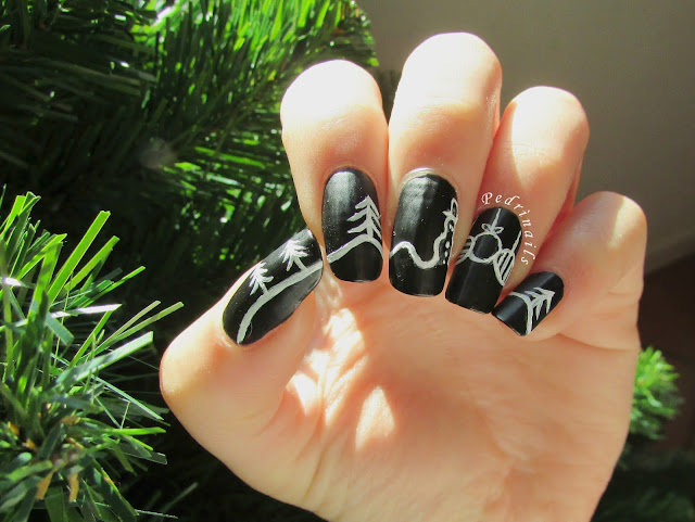 White winter line on chalkboard base - pic © Pedrìnails