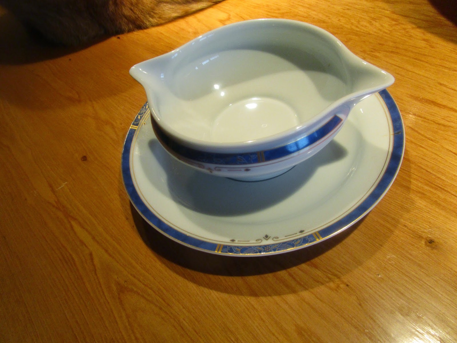 gravy boat in spanish medieval spanish chef fiaeles vel patarars oleon with gravy boat in spanish medieval spanish chef fiaeles vel patarars oleon with