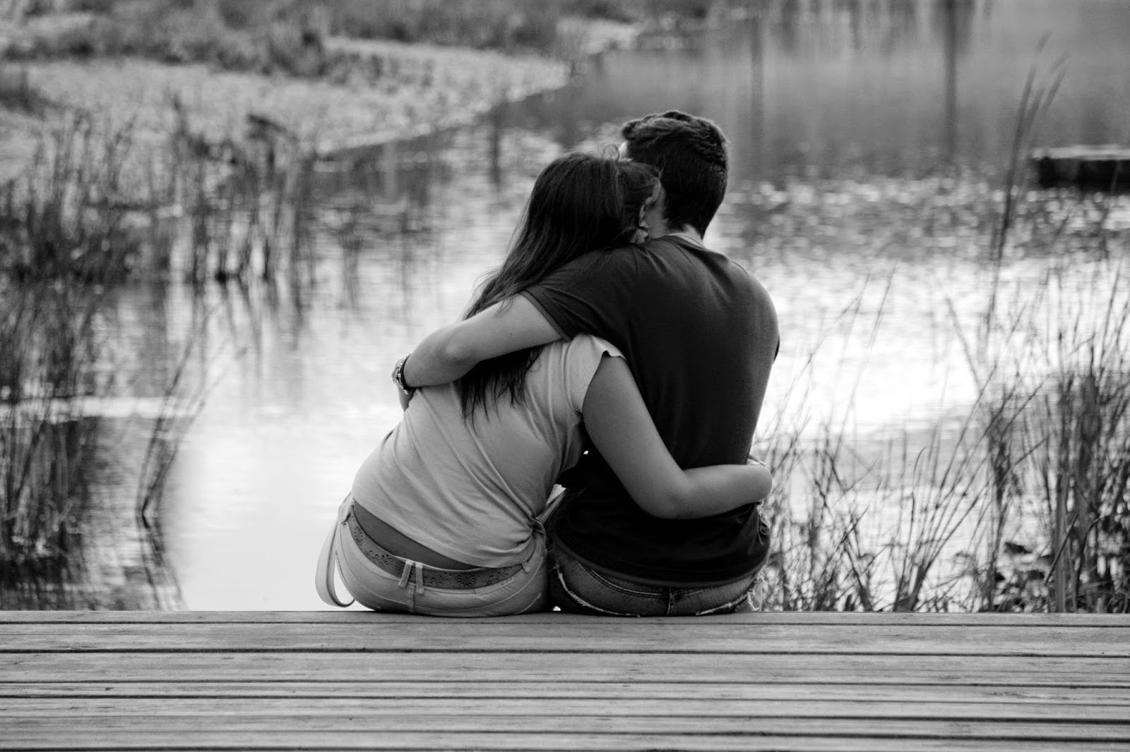 Frases de Amor para mi Novia "Soy tan feliz a tu lado que a veces pienso que sin tu amor no podra vivir Estar a tu lado me hace sentir que estoy en las nubes Por eso amor mio