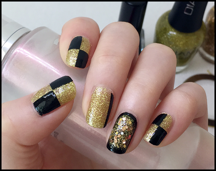 [Self Nail Art] Black and gold nails 짧은손톱 네일아트