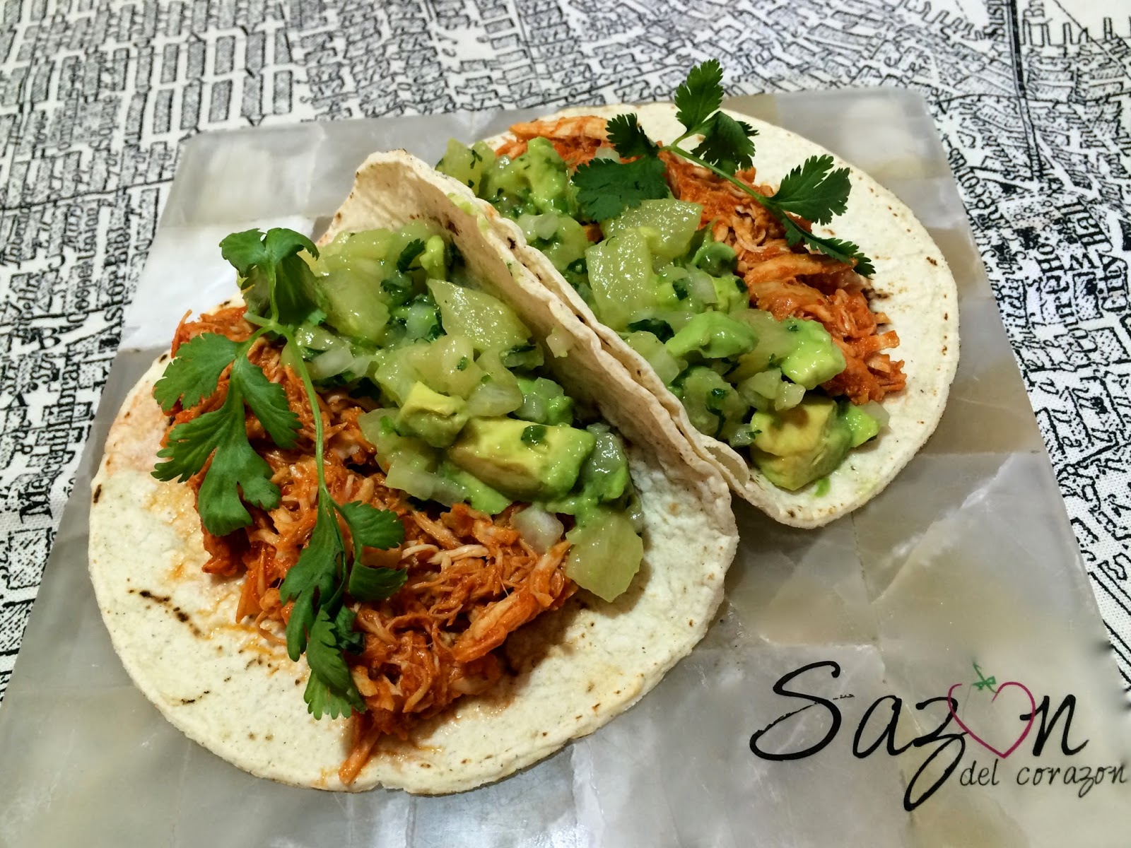 Sazón del corazón Tacos de pollo al guajillo