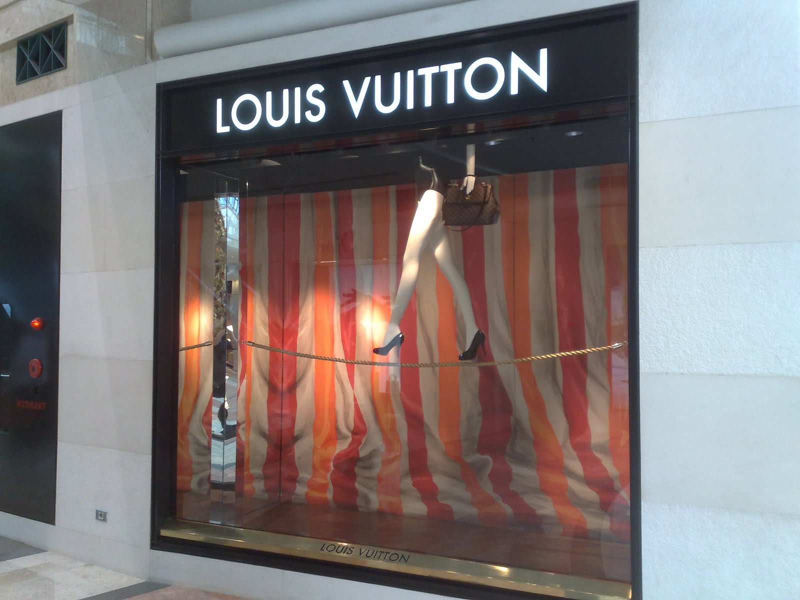 displayhunter: Louis Vuitton: Circus at Plaza Senayan