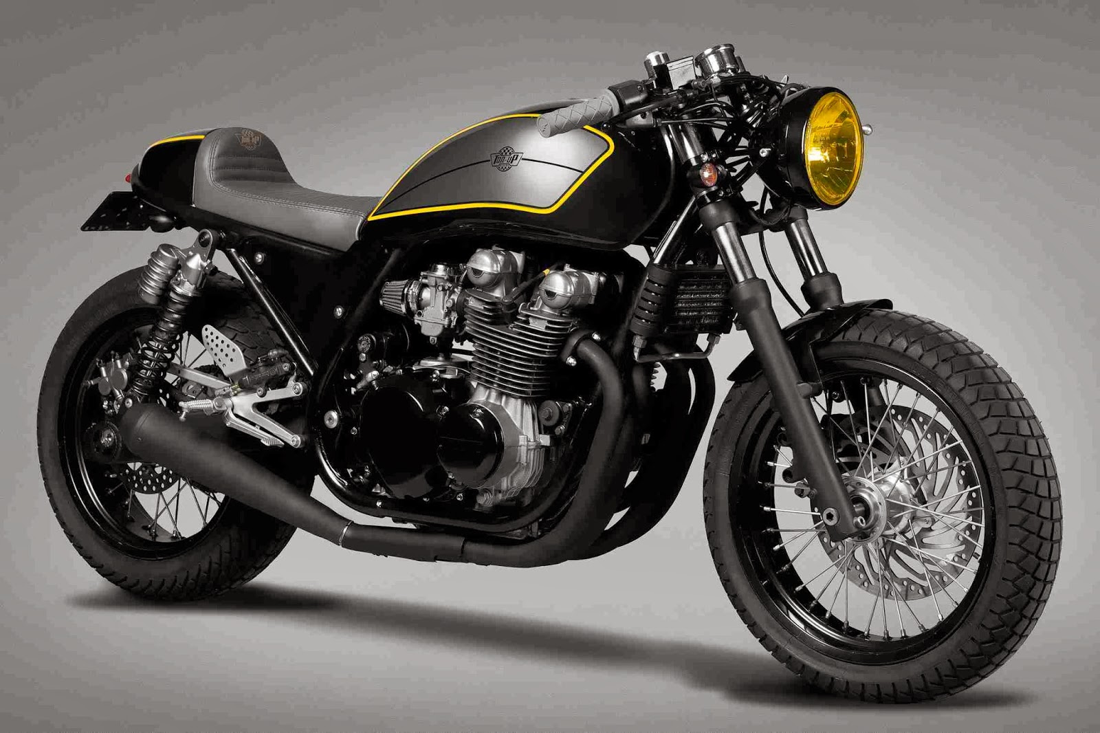 Kawasaki "Zephyrus" 750 Cafe Racer by Tonup Garage Lsr Bikes