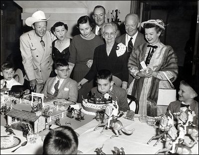 perfectly peachy people roy rogers amp dale evans cowgirl christmas madonna inn